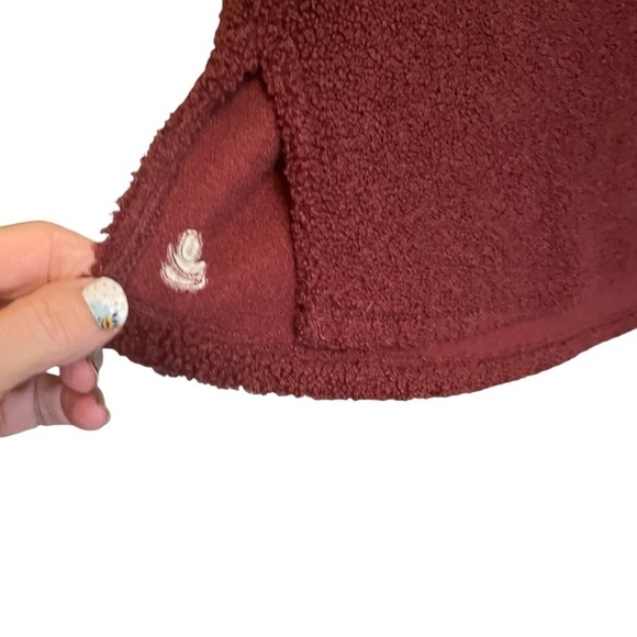 Cuddl Duds Shaggy Sherpa
Pullover Top Burgundy Size 3X - Picture 7 of 12